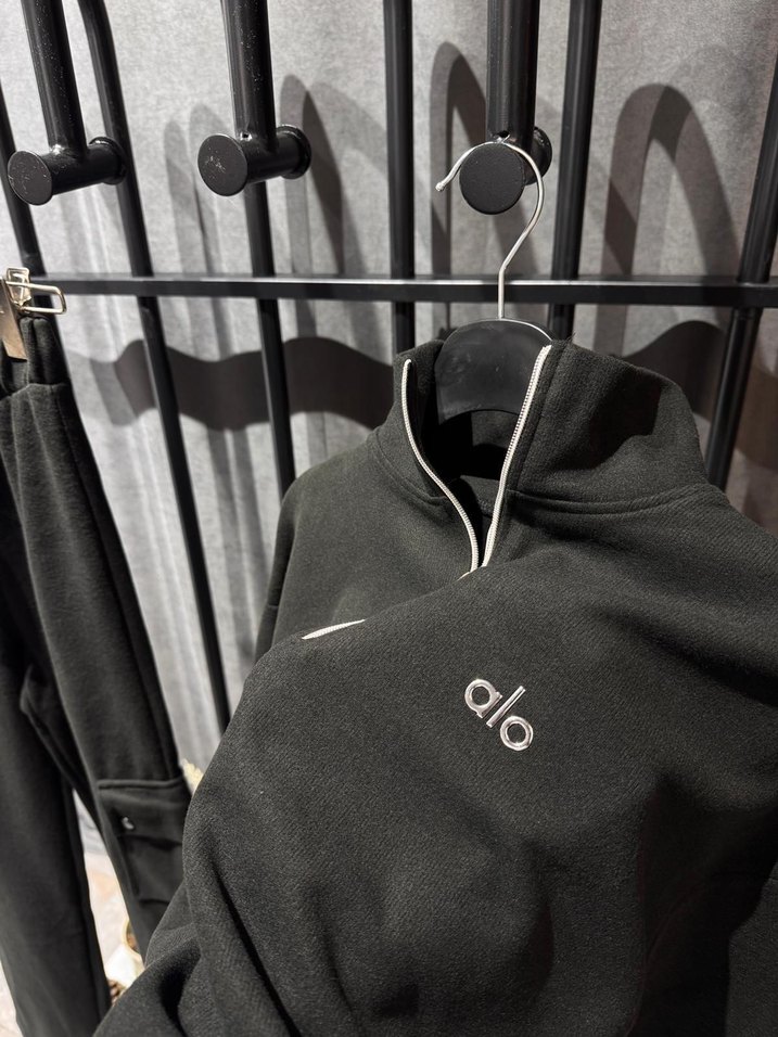 Alo yoga Eşofman Takımı - Görsel 3