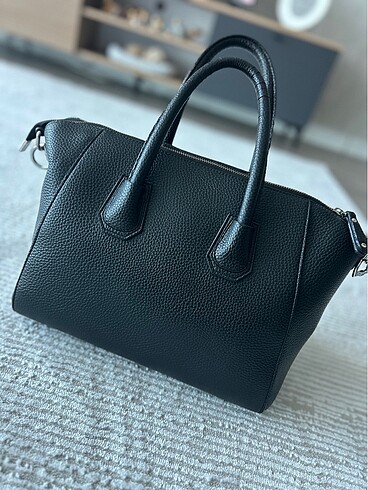 GIVENCHY Kol çantası
