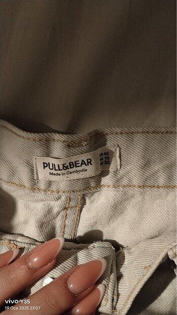 Pull and Bear Yırtık mini şort