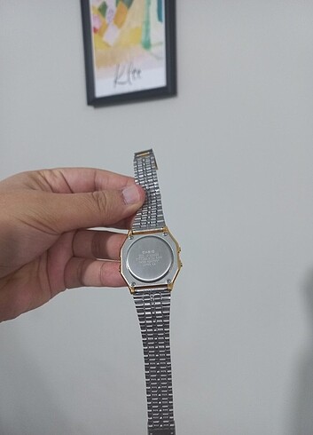Beden altın Renk Casio retro dijital kol saati
