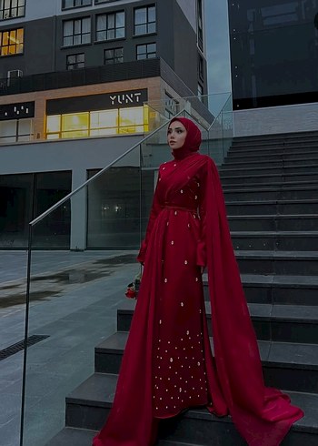Koyu Kırmızı Nakışlı Uzun Abiye Elbise