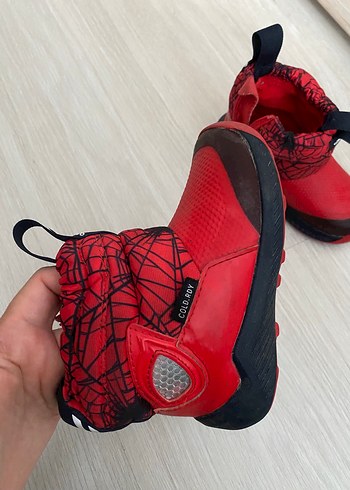 24 Beden Kırmızı Yılan Desenli Erkek Çocuk Botu