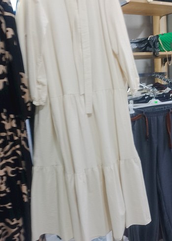 Beyaz Katlı Pamuklu Uzun Elbise