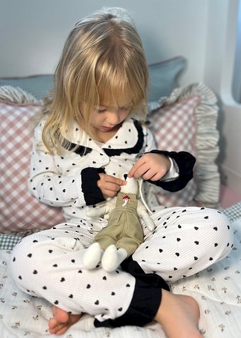 Siyah puantiyeli kız çocuk pijaması - Görsel 2