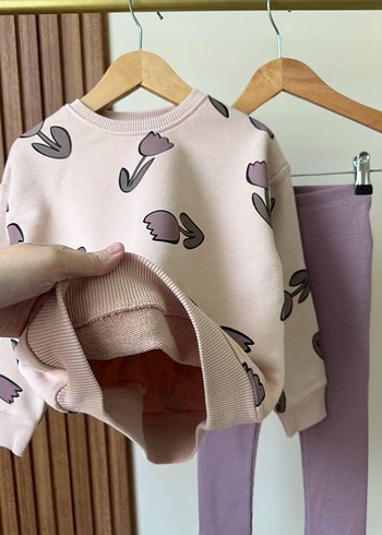 Lila Çiçek Desenli Örme Bebek Kız Takımı - Görsel 2