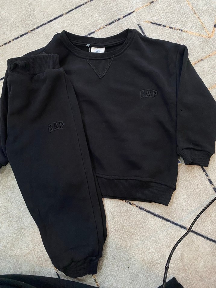 GAP Siyah Erkek Çocuk Eşofman Takımı - Görsel 2