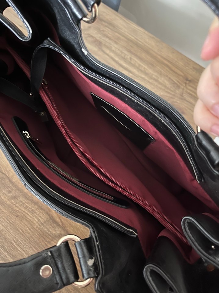 Siyah Çanta - Görsel 3