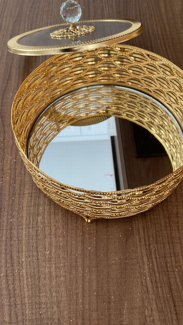 Altın Renkli İşlemeli Modern Klasik şekerlik - Görsel 2