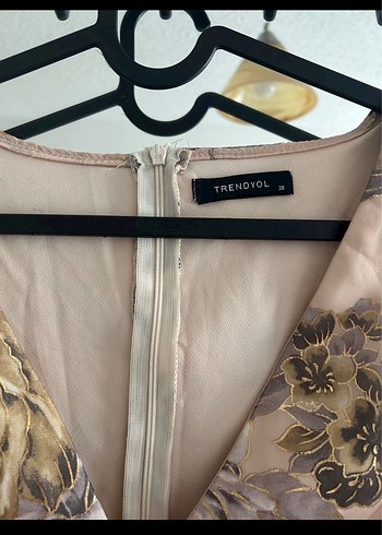 Trendyol M V Yaka Dantel Detaylı Midi Çiçekli Elbise - Görsel 4