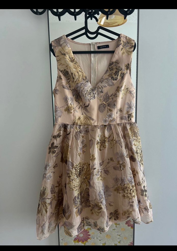 Trendyol M V Yaka Dantel Detaylı Midi Çiçekli Elbise - Görsel 3