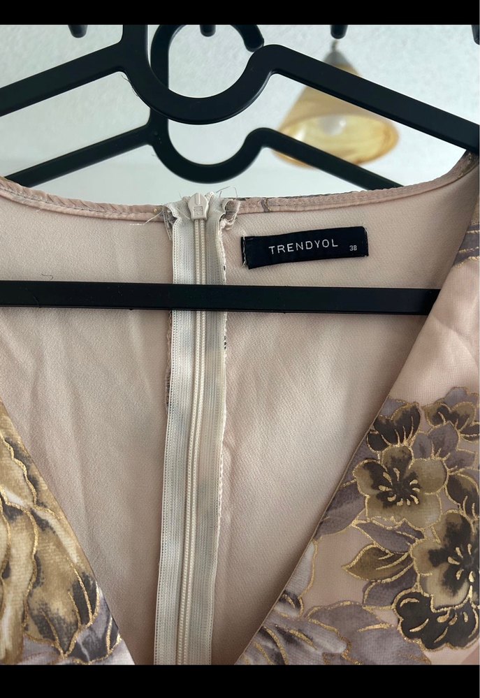 Trendyol M V Yaka Dantel Detaylı Midi Çiçekli Elbise - Görsel 4