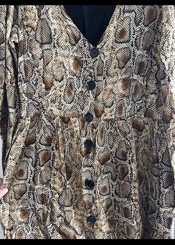 Düğmeli V Yaka Yılan Desenli Zara M Elbise - Görsel 4