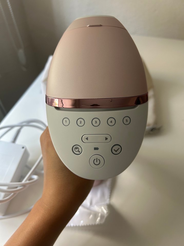 PHILIPS BRI950/00 Beyaz Ev Tipi Lazer Epilasyon Cihazı - Görsel 2