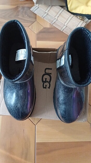 Ugg Ugg bot