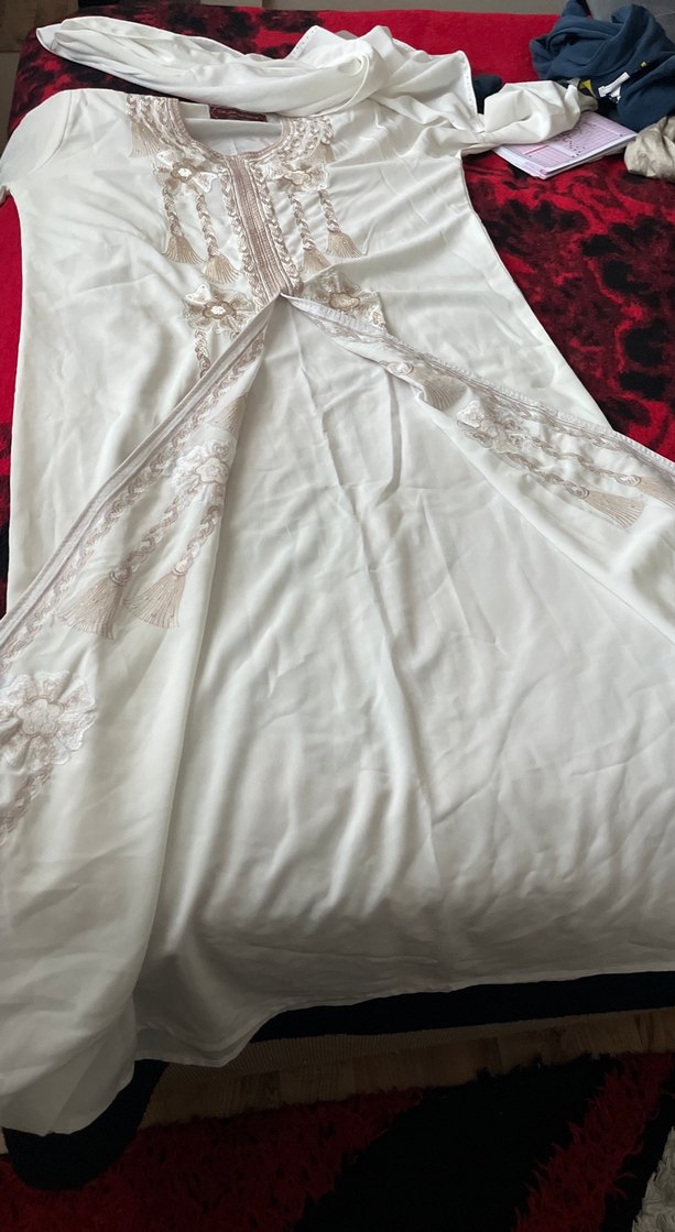 Nakışlı Beyaz Uzun Kadın Sabahlık - Görsel 2