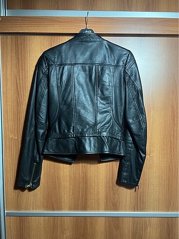 Guess Guess Deri Ceket (Kuzu derisi)