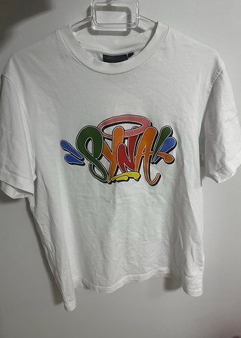 Syna Tee