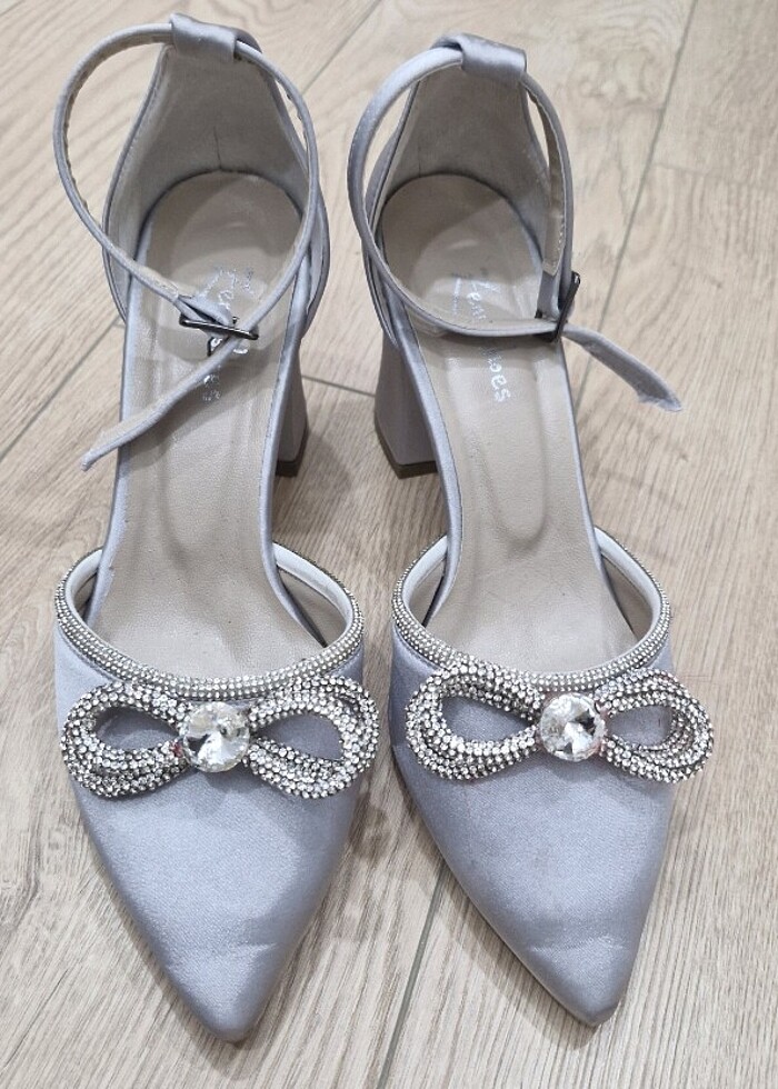 Taşlı gri topuklu ayakkabı - Görsel 2