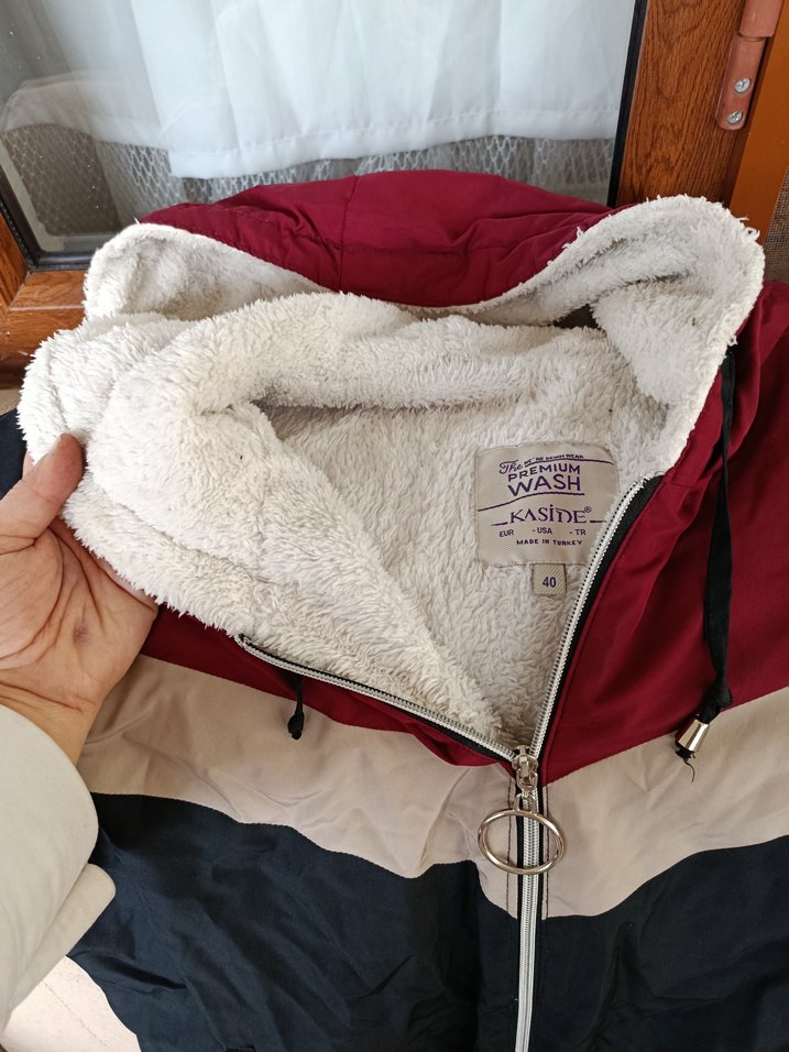 Renk Bloklu Kapüşonlu Polar Astarlı Ceket — görsel 3/7
