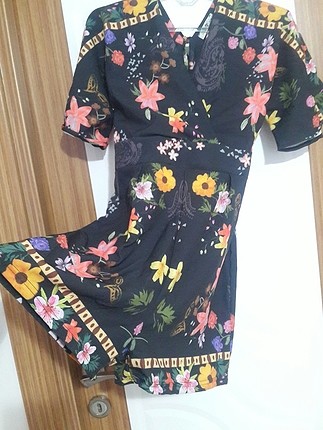 kisa tulum şort şeklinde uzunluğu 76 cm hiç giyilmedi etiketle l