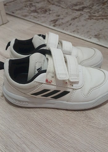 Adidas Gri Detaylı Beyaz Erkek Çocuk Spor Ayakkabı