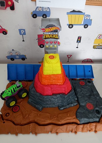  Renkli Hot Wheels Monster Trucks Oyuncak Seti