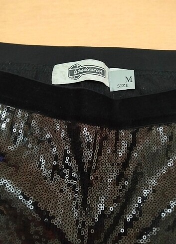 Stradivarius Siyah Parlak Pullu Pantalon M