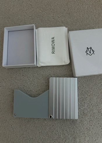 RIMOWA Beyaz Gri Metal kartlık - Görsel 2