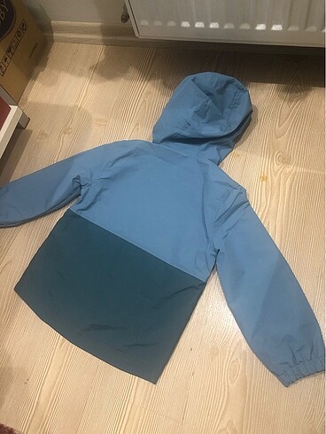 LC Waikiki Lc waikiki sıfır 4-5 yaş yağmurluk