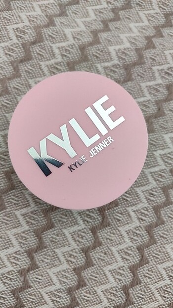 Kylie cosmetic pudra