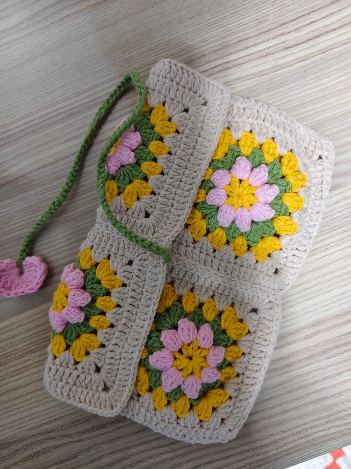 El emeği örgü kitap kılıfı - Görsel 3