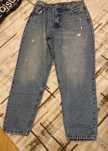 Bershka Yikamali Mavi Mom Jean
