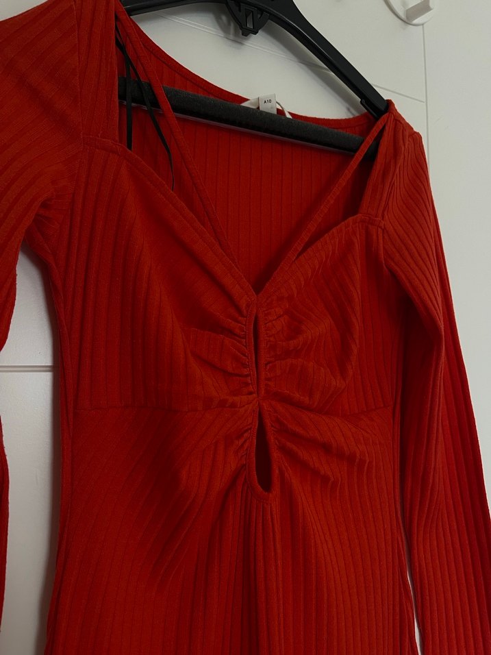 V Yaka Kırmızı Uzun Kollu Kadın Elbise - Görsel 2