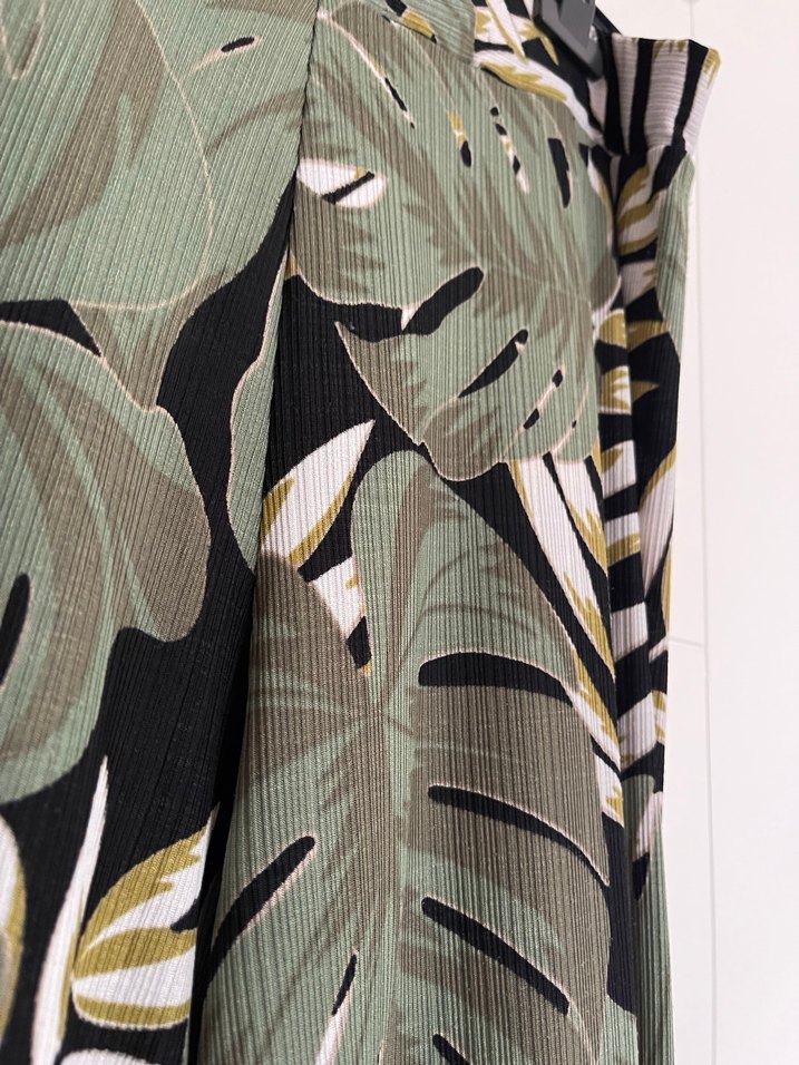 Yeşil Desenli Bol Kesim Kadın Kumaş Pantolon - Görsel 2