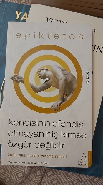 Kendisinin efendisi olmayan hiç kimse özgür değildir