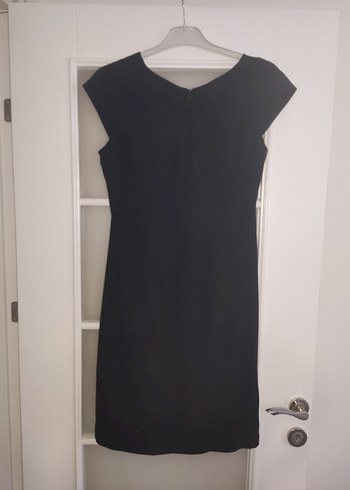 Büyük Beden Siyah Midi Drapeli V Yaka Kolsuz Elbise - Görsel 3