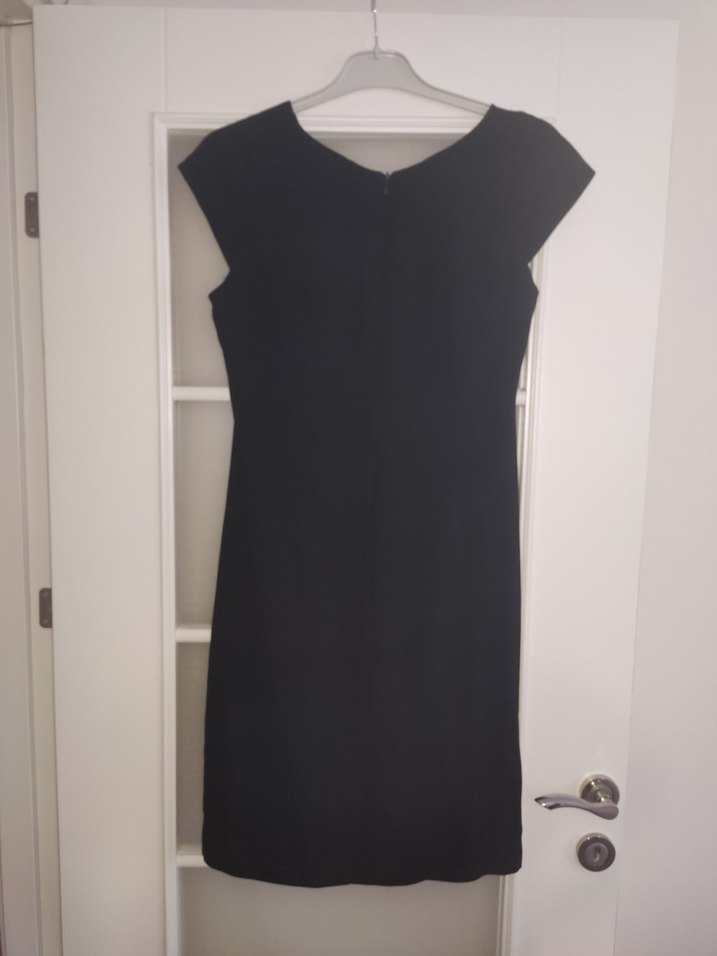 Büyük Beden Siyah Midi Drapeli V Yaka Kolsuz Elbise - Görsel 3