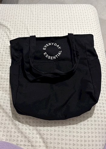 Siyah Minimalist Günlük Çanta - Görsel 3