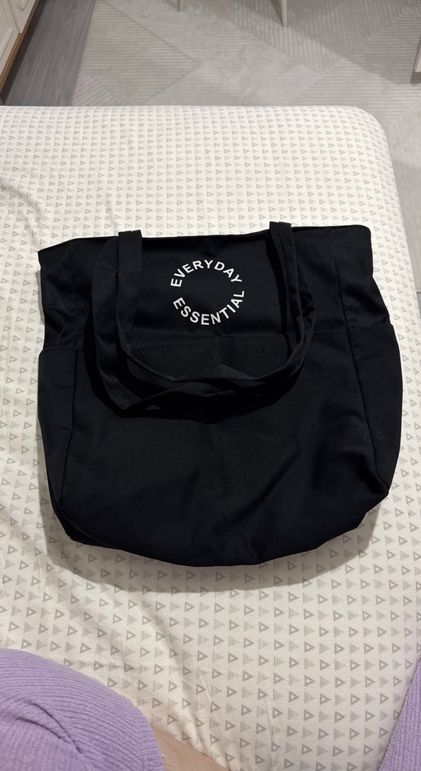 Siyah Minimalist Günlük Çanta - Görsel 3