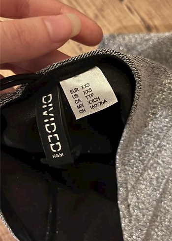 H&M Simli Gri V Yaka Mini Elbise