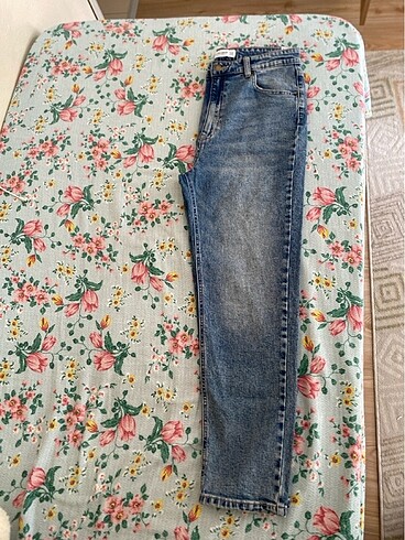 Pull and Bear Pull and bear sıfır kot
