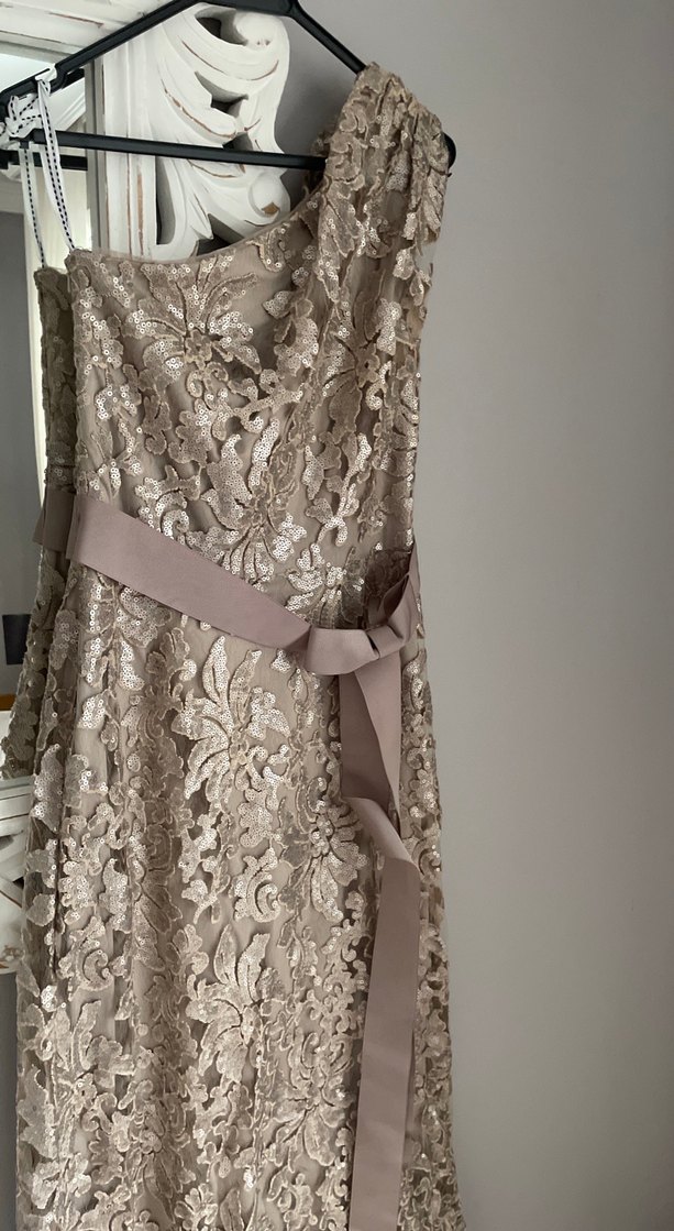 Dantel Detaylı Bej Uzun Abiye Elbise - Görsel 2