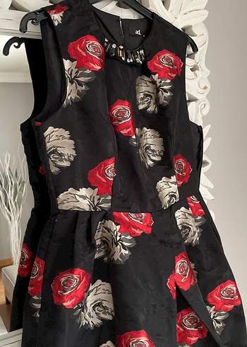 Kırmızı Desenli Straplez Uzun Elbise - Görsel 2