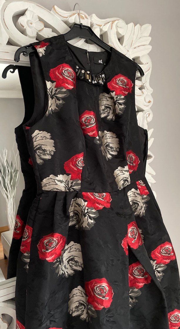 Kırmızı Desenli Straplez Uzun Elbise - Görsel 2