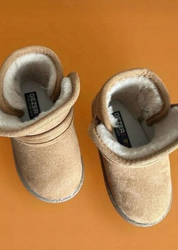 Kız Çocuk Bej Süet Tokalı Bot - Görsel 2