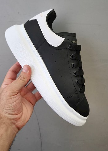 Siyah Beyaz Bağcıklı Kadın Spor Ayakkabı - Görsel 3