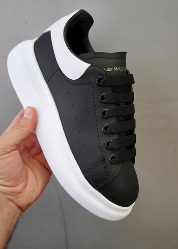 Siyah Beyaz Bağcıklı Kadın Spor Ayakkabı - Görsel 4