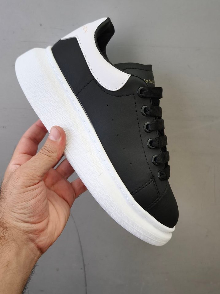 Siyah Beyaz Bağcıklı Kadın Spor Ayakkabı - Görsel 3