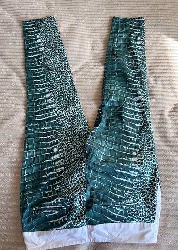 Yeşil Yılan Desenli Kadın Pantolon - Görsel 2