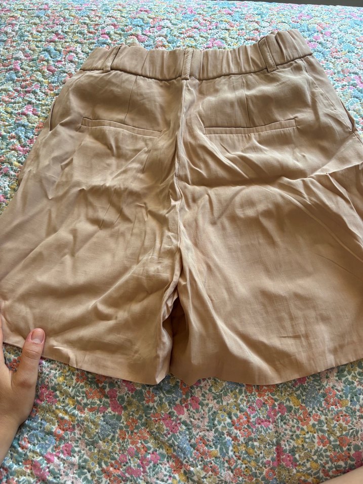 Kadın Bej Yüksek Bel Pliseli Keten Şort - Görsel 4